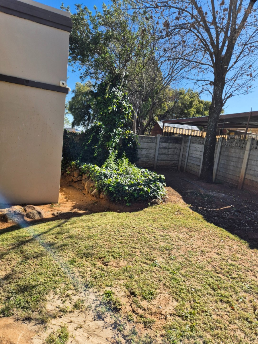 To Let 4 Bedroom Property for Rent in Universitas Ridge Free State